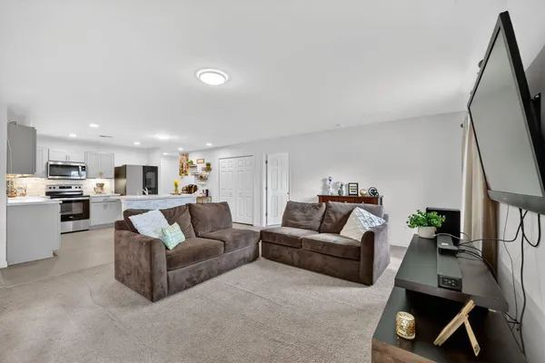 $2,900 | 644 Southwest Hoffenberg Avenue, Port St. Lucie, FL 34953