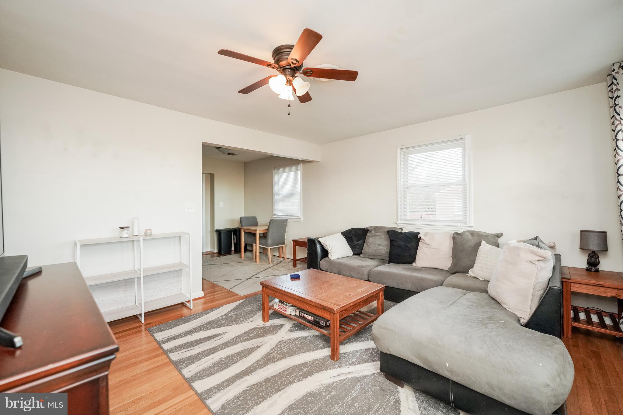 5432 Odell Road Beltsville, MD 20705 - Photo 5 of 26 Living Room