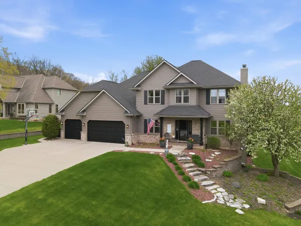 $679,900 | 412 Ledgewood Drive, Fond du Lac, WI 54937