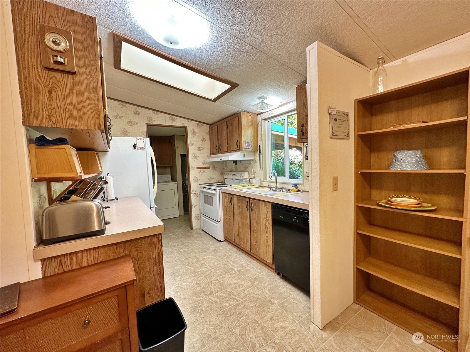 156 Calvin Road Cinebar, WA 98533 - Photo 5 of 40 Gallery Image 5