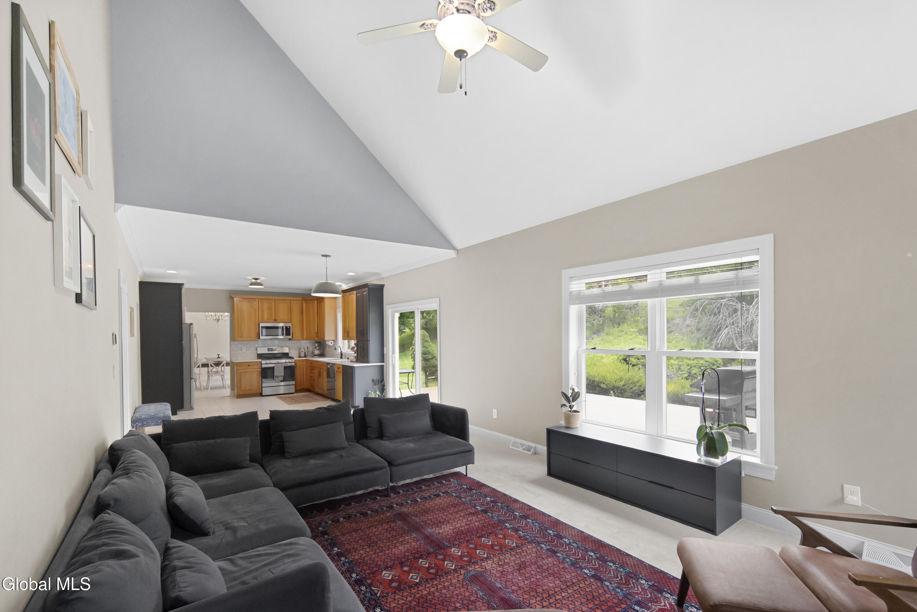 41 Dyke Road Colonie, NY 12110 - Photo 6 of 81 027