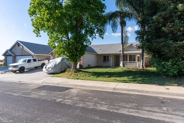 $470,000 | 2315 Magill Avenue, Clovis, CA 93611
