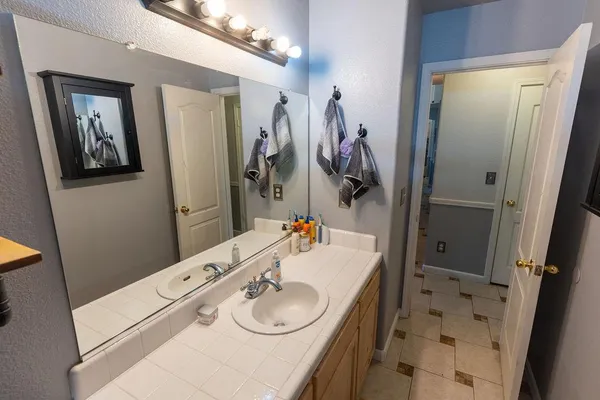 $470,000 | 2315 Magill Avenue, Clovis, CA 93611
