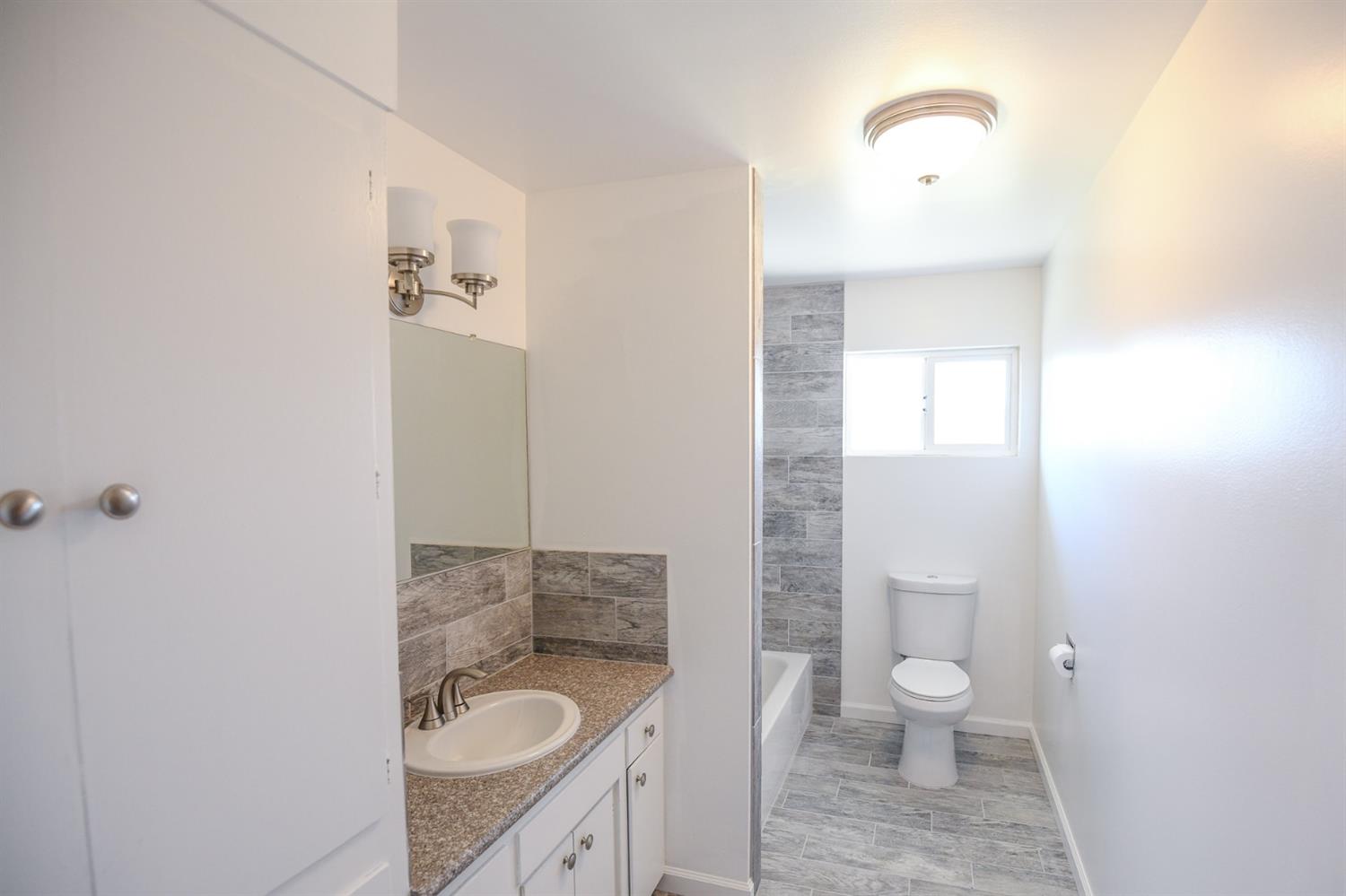 431 Manning Avenue Reedley, CA 93654 - Photo 10 of 15