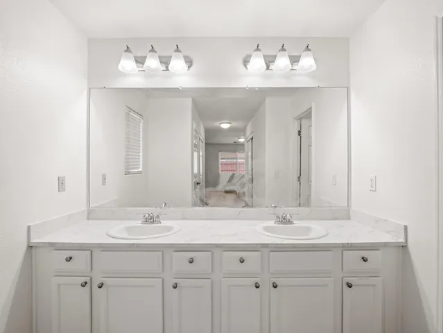 $388,000 | 4068 West Weldon Avenue, Fresno, CA 93722