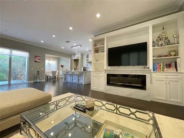 $6,000 | 56 Purple Jasmine, Irvine, CA 92620