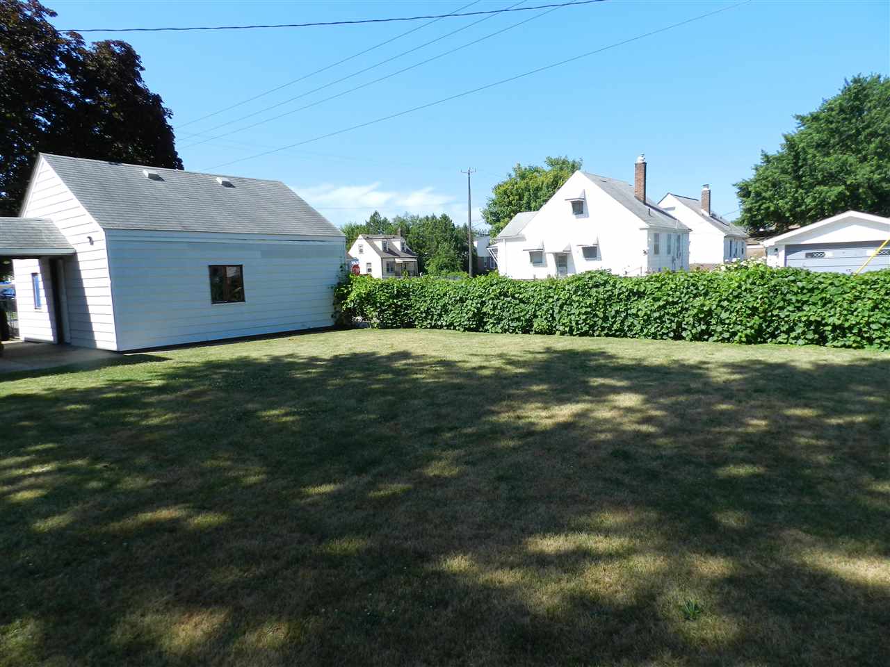 8211 Stephens Road Center Line, MI 48015 - Photo 6 of 50 50082683-6.JPG