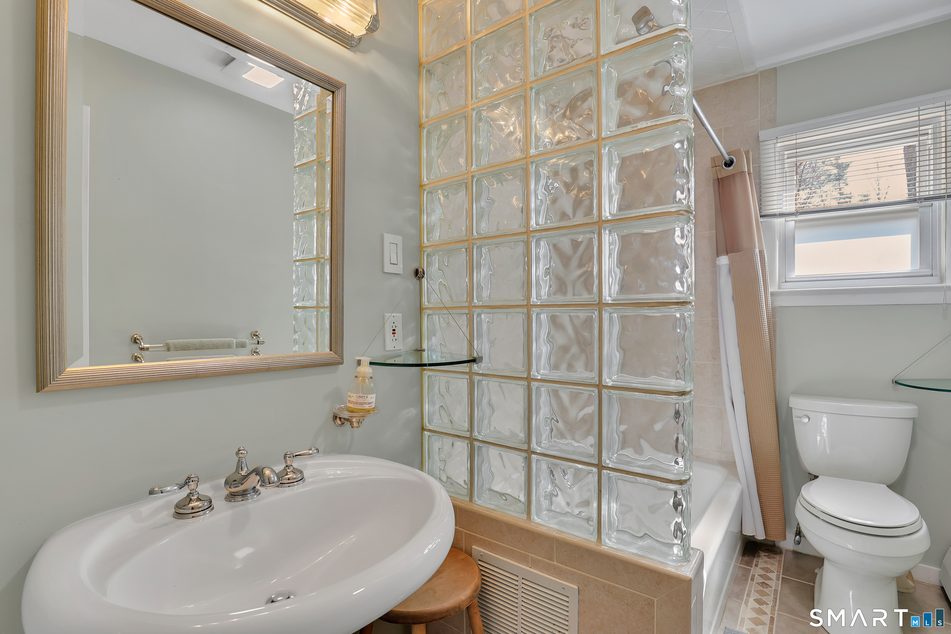 20 Hill Farm Road Bloomfield, CT 06002 - Photo 10 of 34