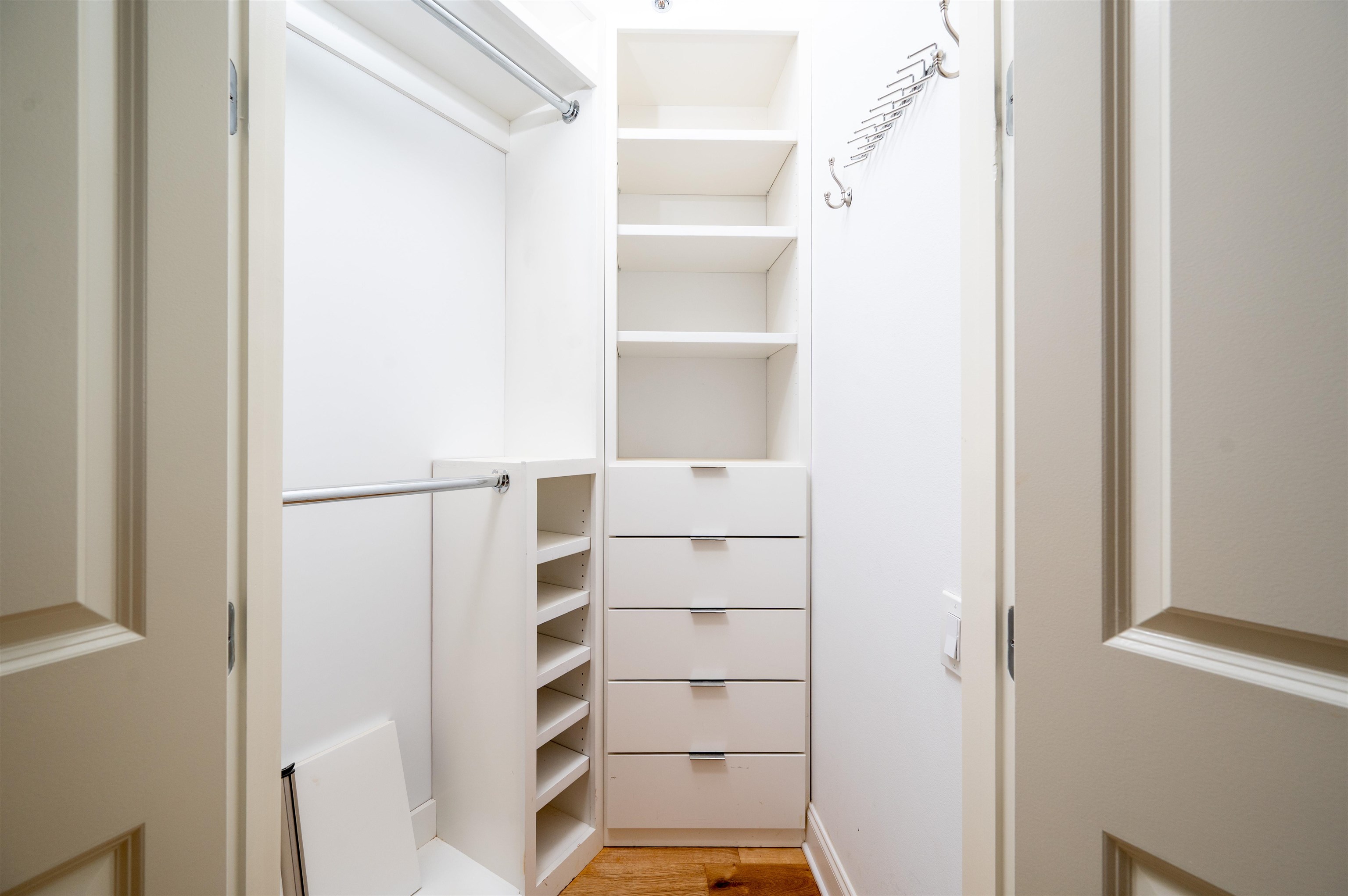 717 Riverside Drive, Unit 1506 Memphis, TN 38103 - Photo 34 of 38 a view of walk in closet with empty racks