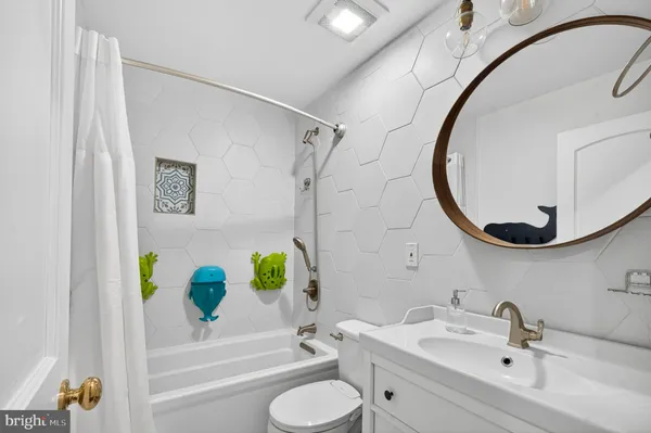 $4,800 | 10730 Anita Drive, Lorton, VA 22079