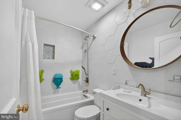 $4,800 | 10730 Anita Drive, Lorton, VA 22079