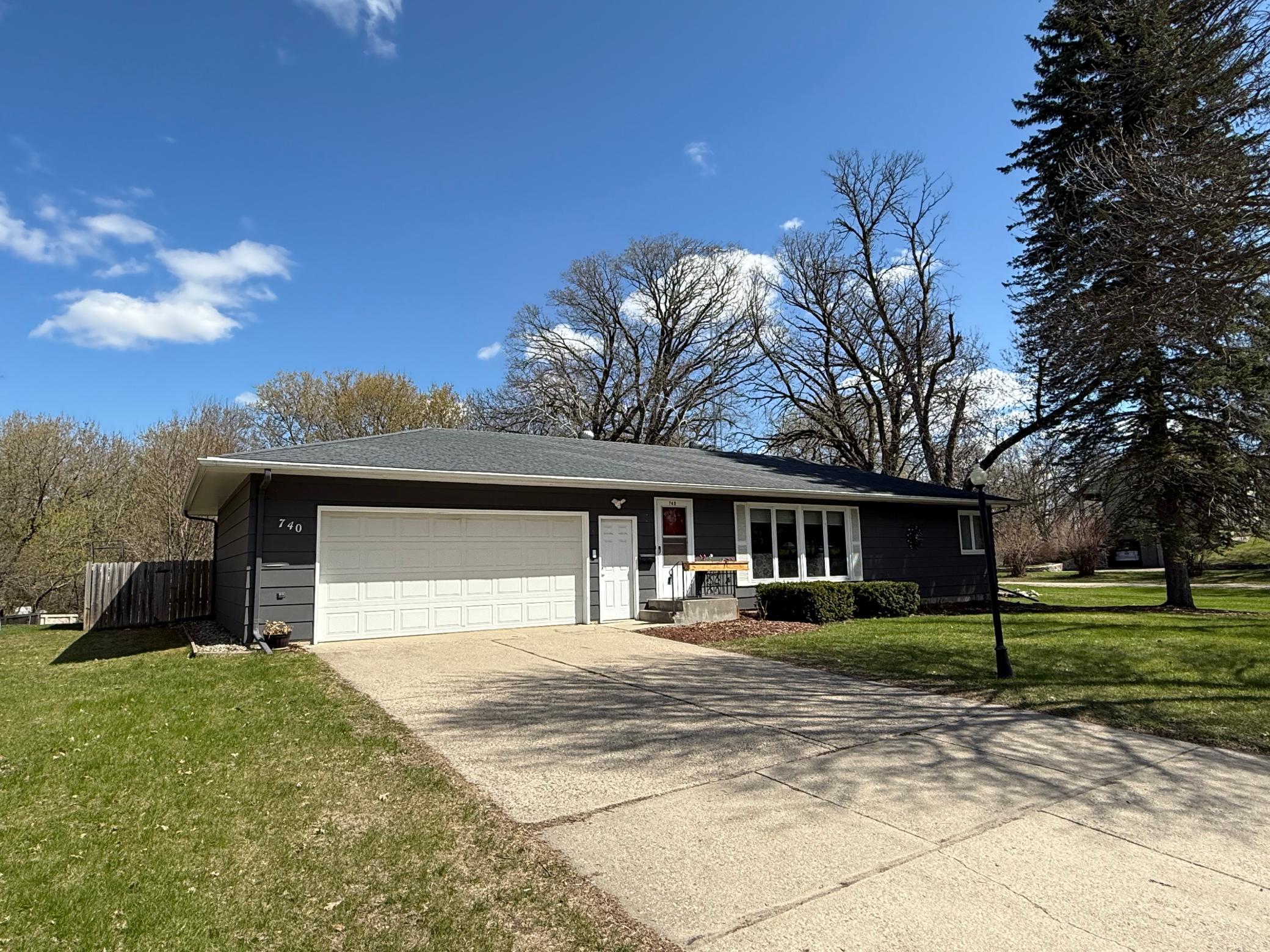 740 Springen Avenue Fergus Falls, MN 56537 - Photo 4 of 45