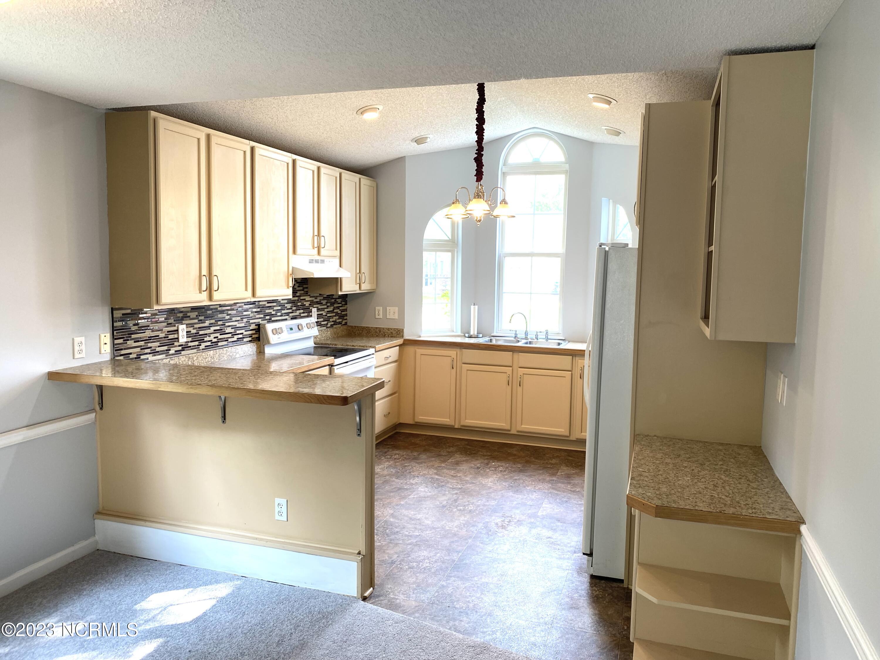 222 Venturi Drive New Bern, NC 28560 - Photo 11 of 45 IMG_5601