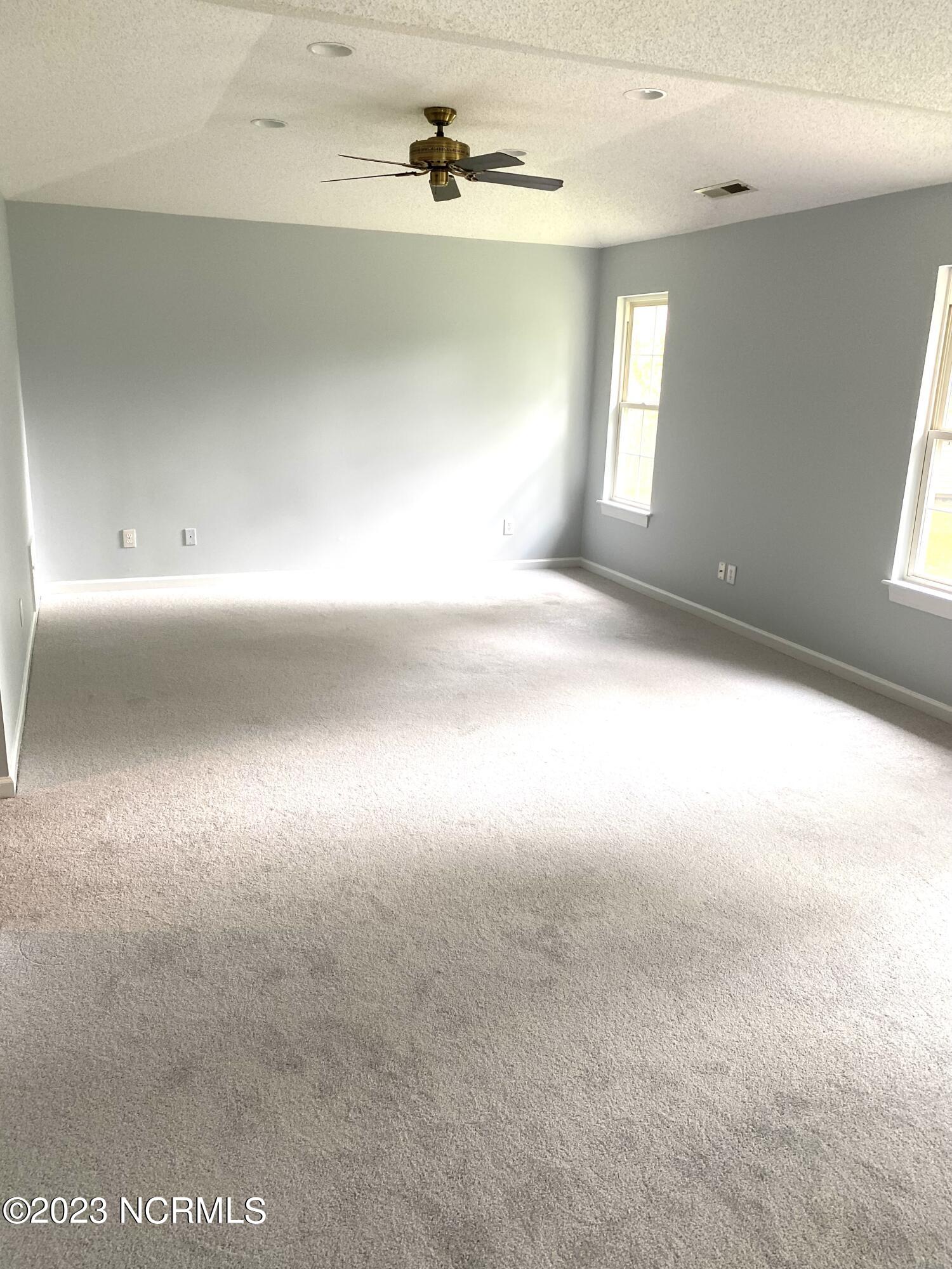 222 Venturi Drive New Bern, NC 28560 - Photo 20 of 45 Primary bedroom