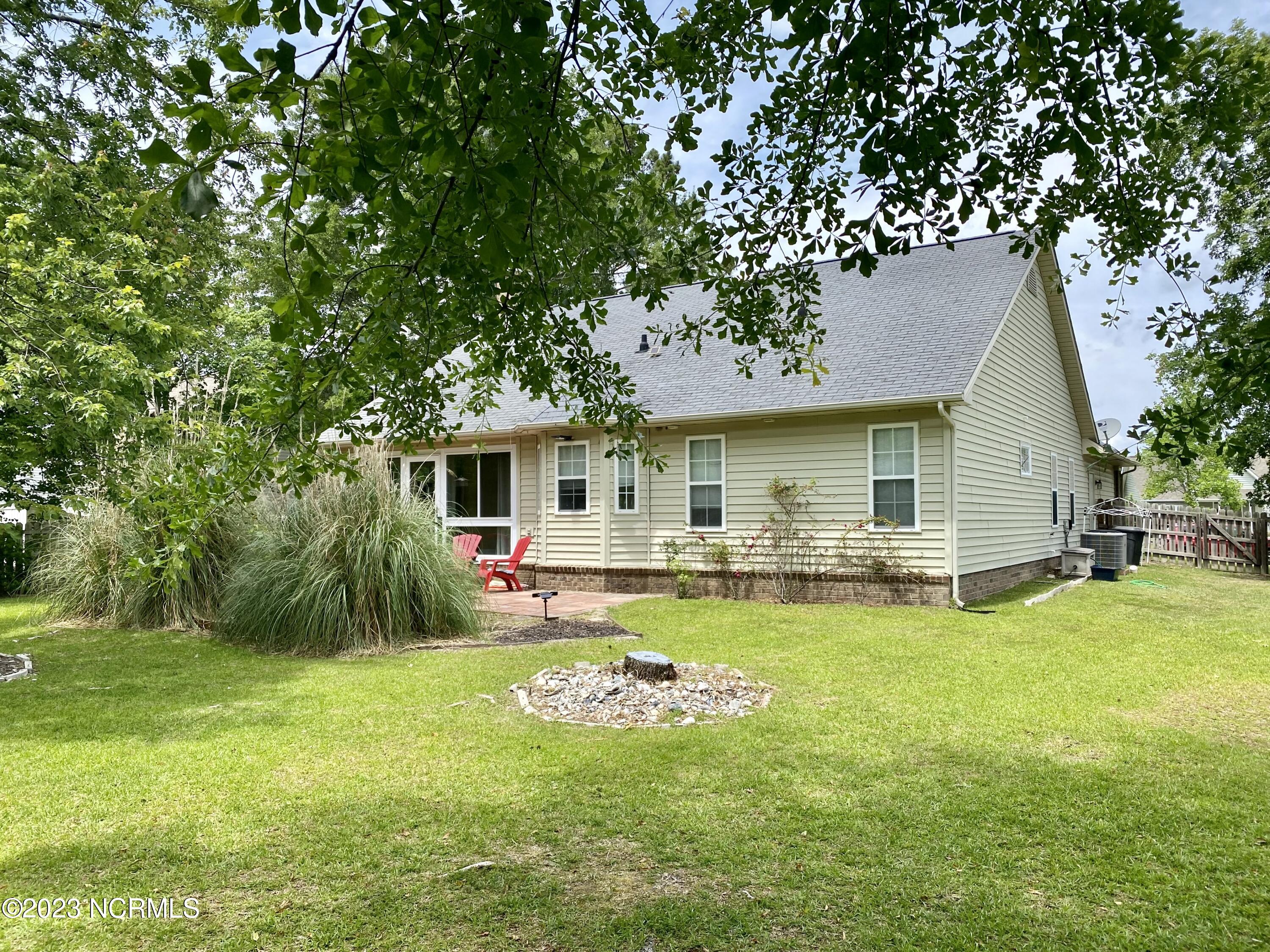 222 Venturi Drive New Bern, NC 28560 - Photo 2 of 45 Venturi rear of house