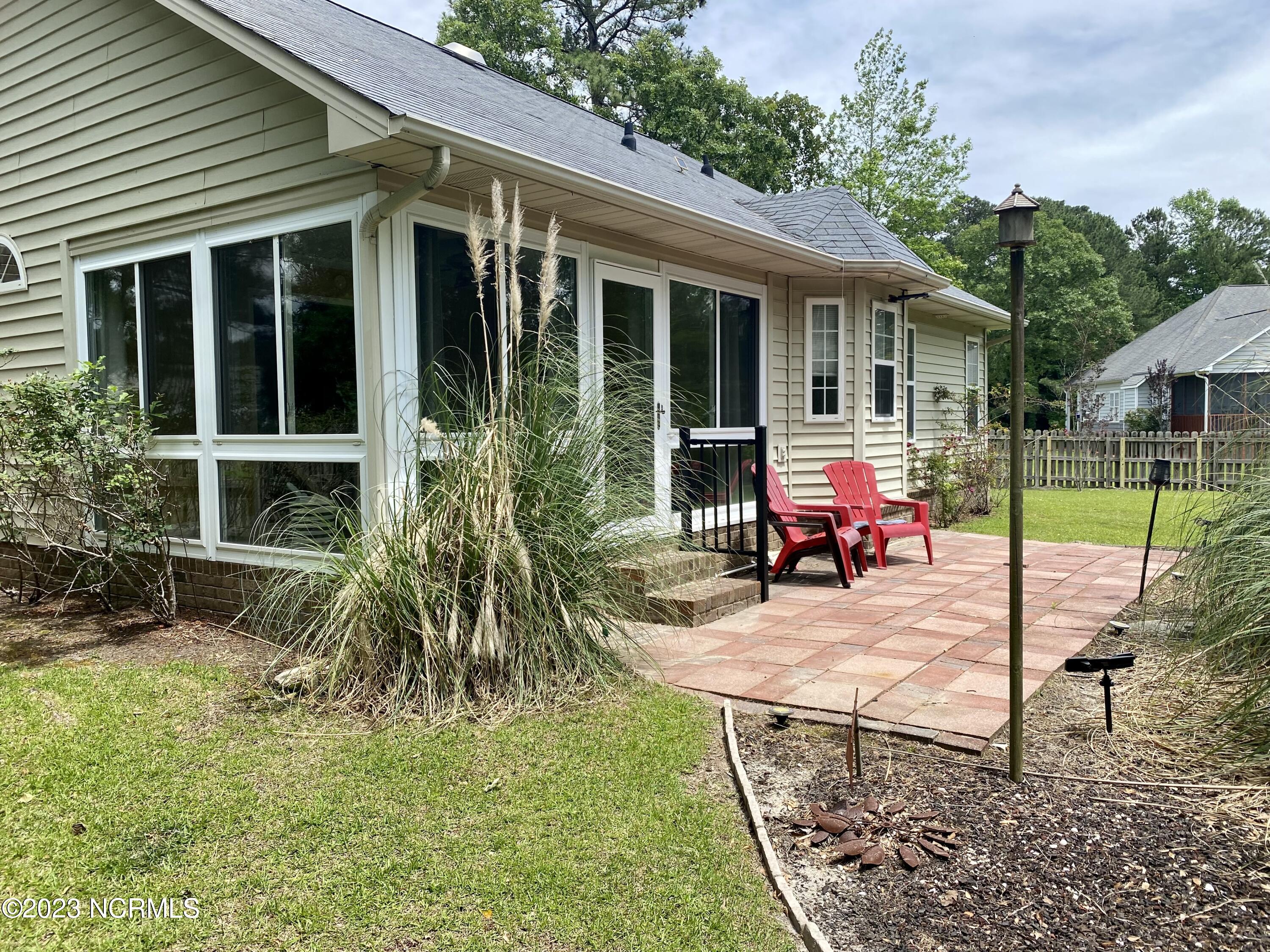 222 Venturi Drive New Bern, NC 28560 - Photo 36 of 45 Venturi rear patio