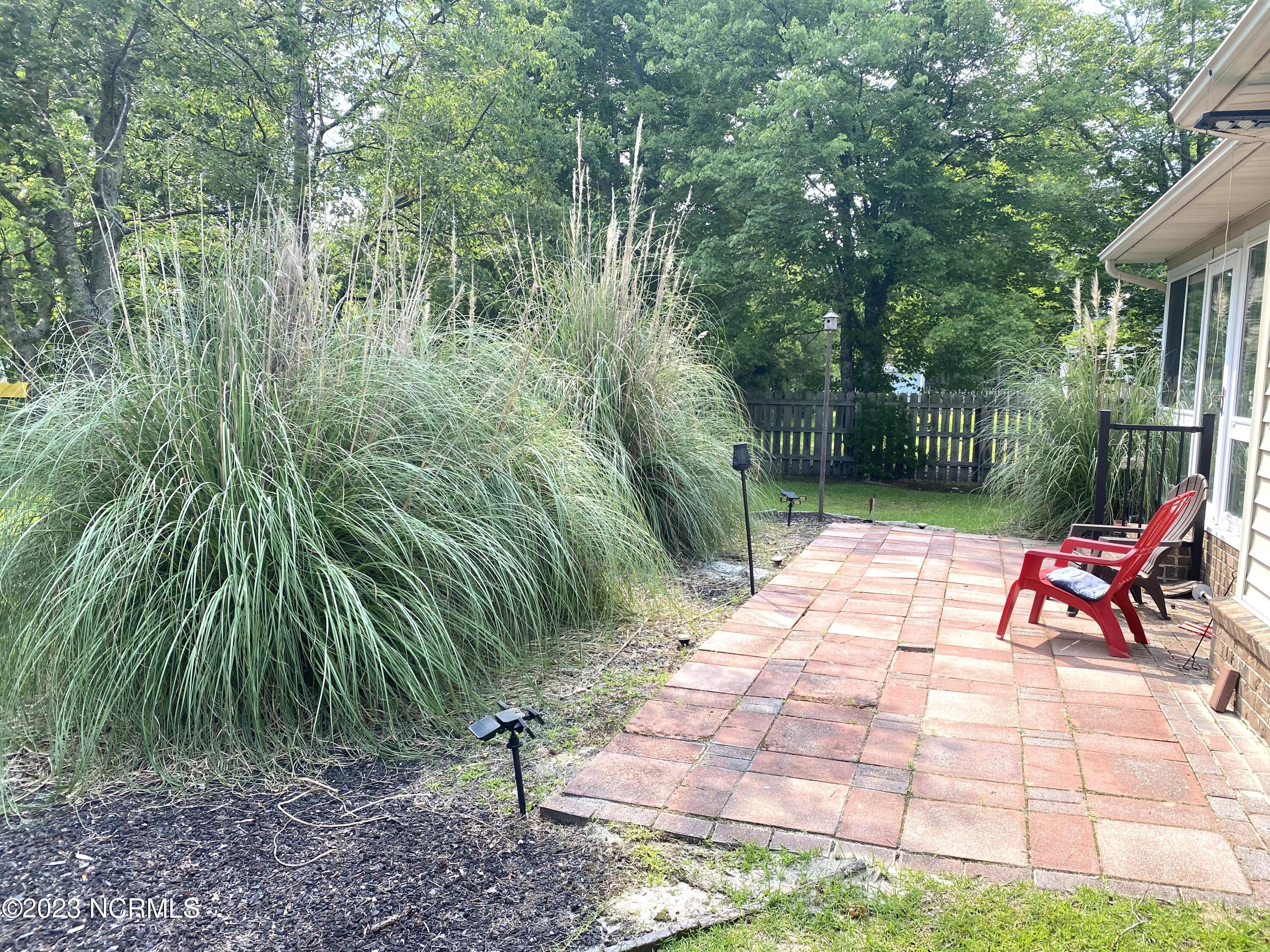 222 Venturi Drive New Bern, NC 28560 - Photo 37 of 45 rear patio