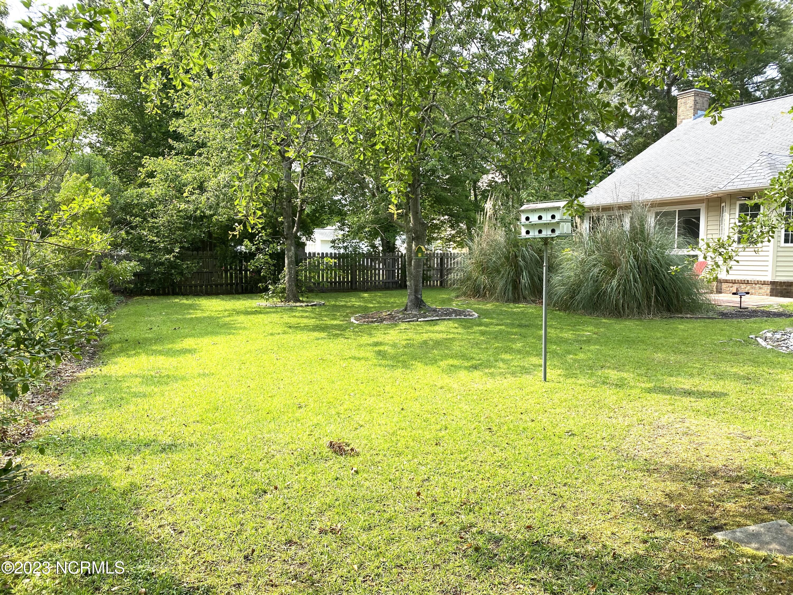 222 Venturi Drive New Bern, NC 28560 - Photo 38 of 45 fenced rear yard