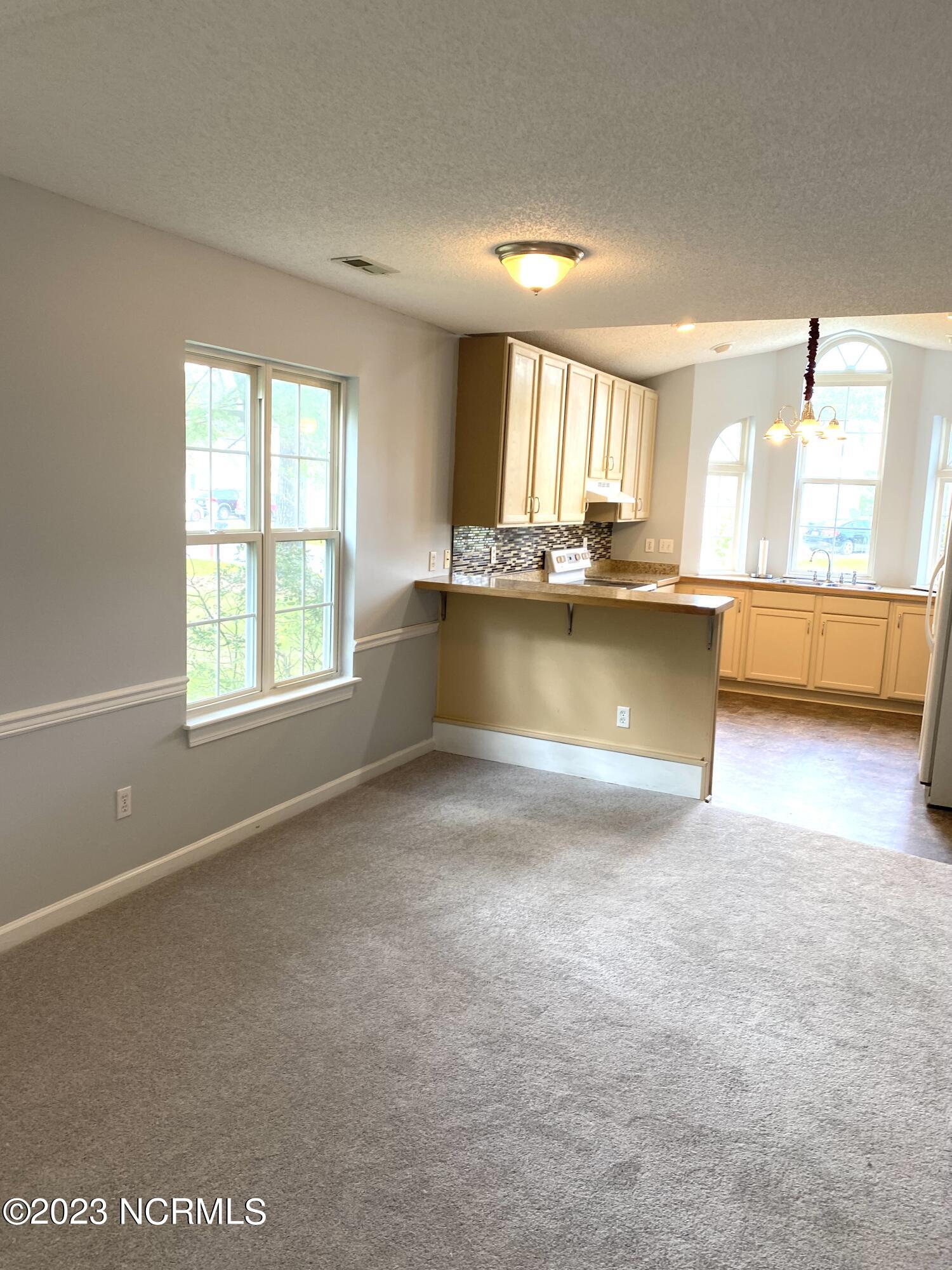 222 Venturi Drive New Bern, NC 28560 - Photo 9 of 45 IMG_5634