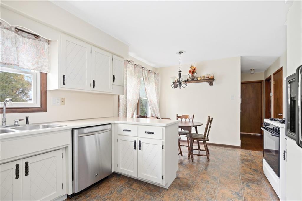 1417 Old Princeton Road New Castle, PA 16101 - Photo 3 of 17 Gallery Image 3