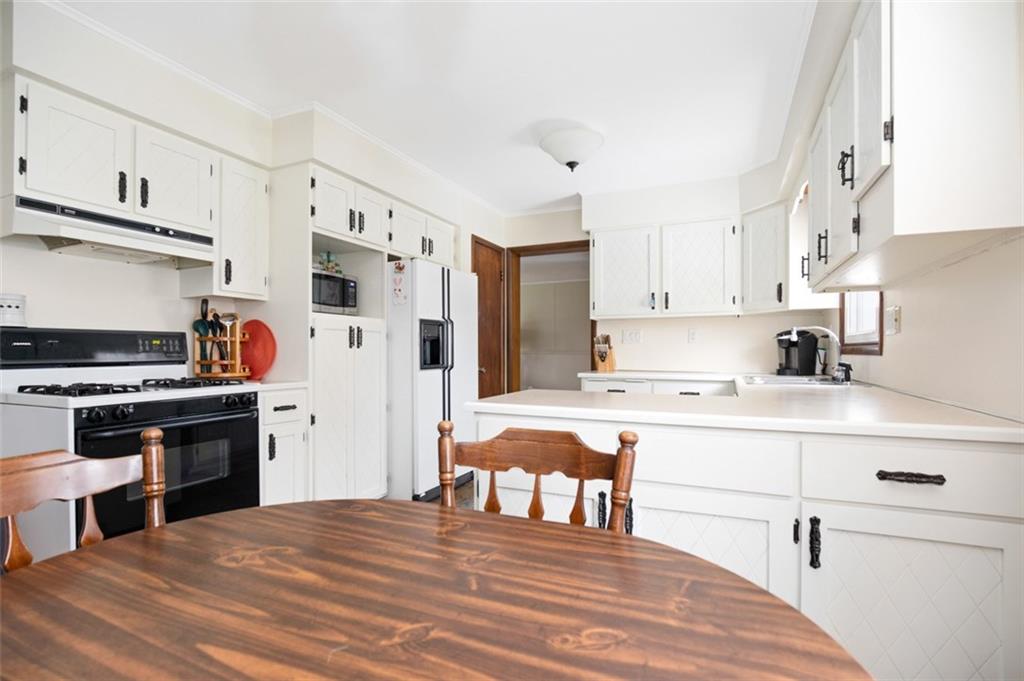 1417 Old Princeton Road New Castle, PA 16101 - Photo 4 of 17 Gallery Image 4