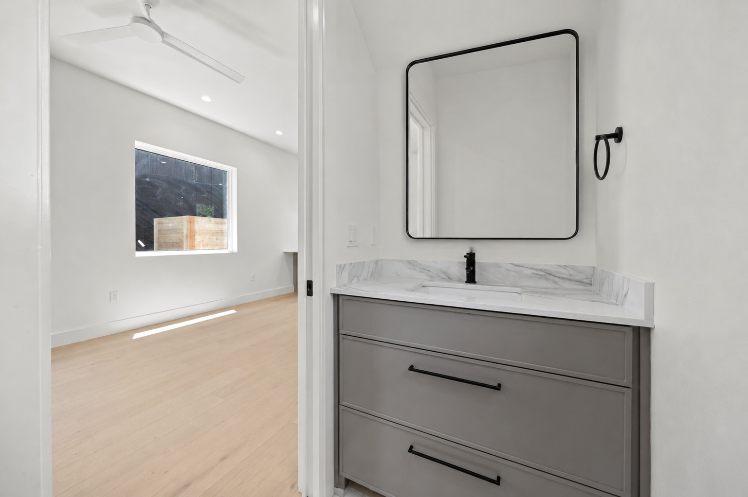 6502 Porter Street, Unit 5 Austin, TX 78741 - Photo 6 of 16 Half Bath