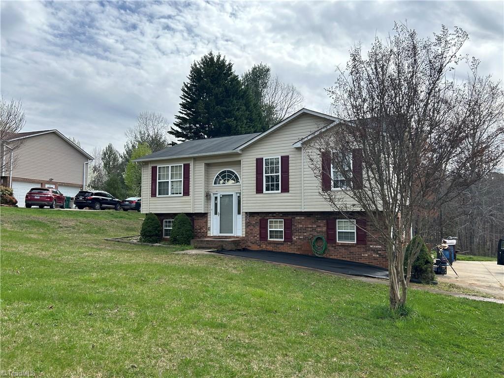 147 South Bridgewater Road Mount Airy, NC 27030 - Photo 3 of 23 Gallery Image 3