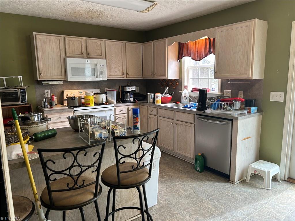 147 South Bridgewater Road Mount Airy, NC 27030 - Photo 8 of 23 Gallery Image 8