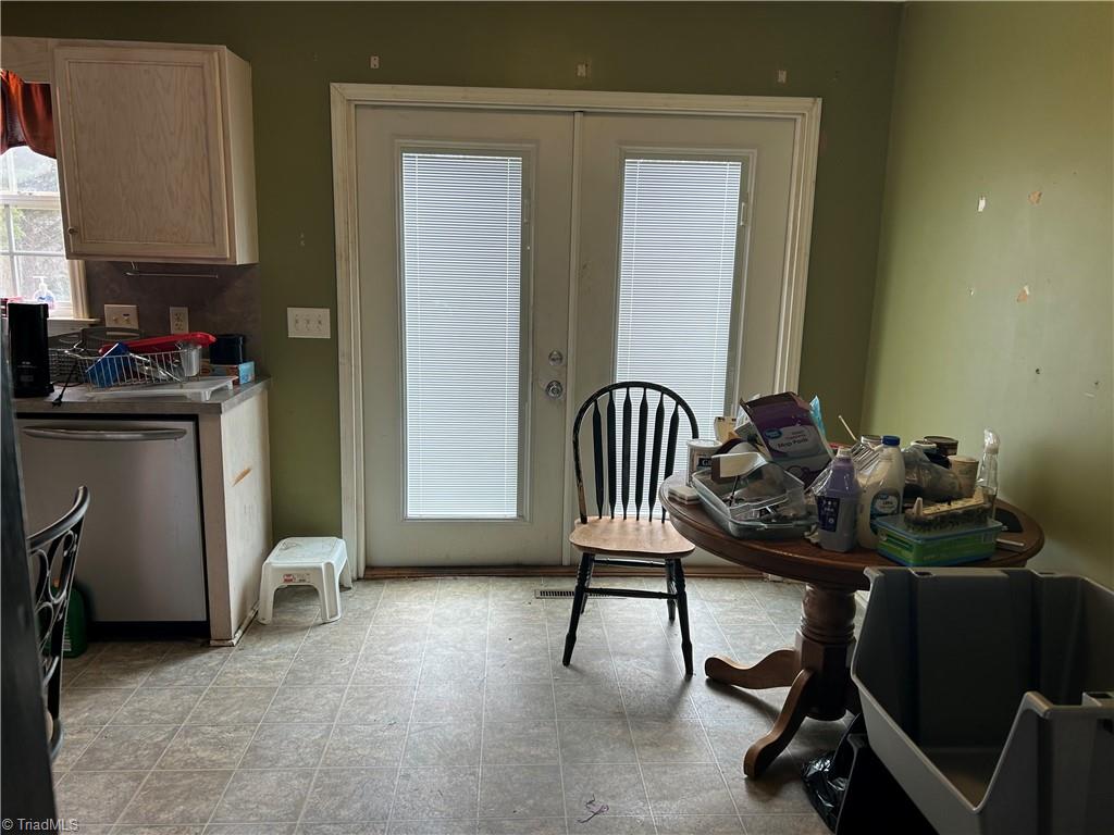 147 South Bridgewater Road Mount Airy, NC 27030 - Photo 9 of 23 Gallery Image 9