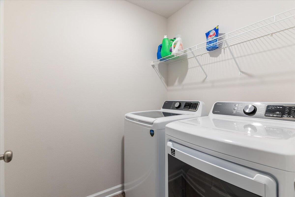 4660 Honor Guard Way Crestview, FL 32539 - Photo 10 of 31 11-Honor Guard Way-8