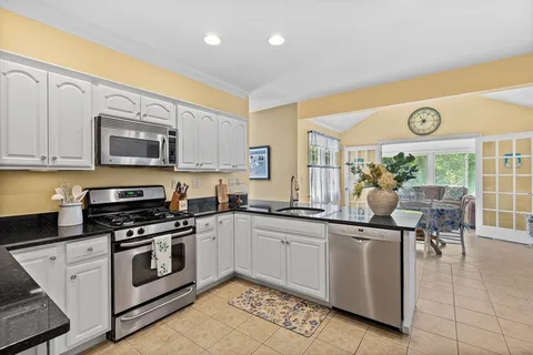 $1,199,000 | 894 Liberty Street, Unit 6, Braintree, MA 02184