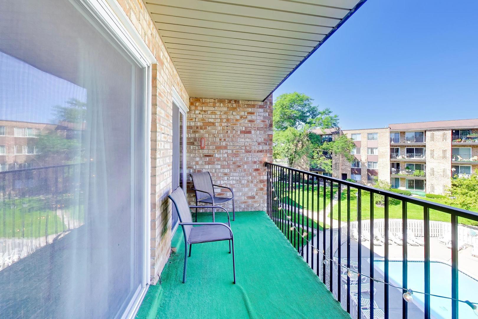 502 West Huntington Commons Road, Unit 340 Mount Prospect, IL 60056 - Photo 20 of 25
