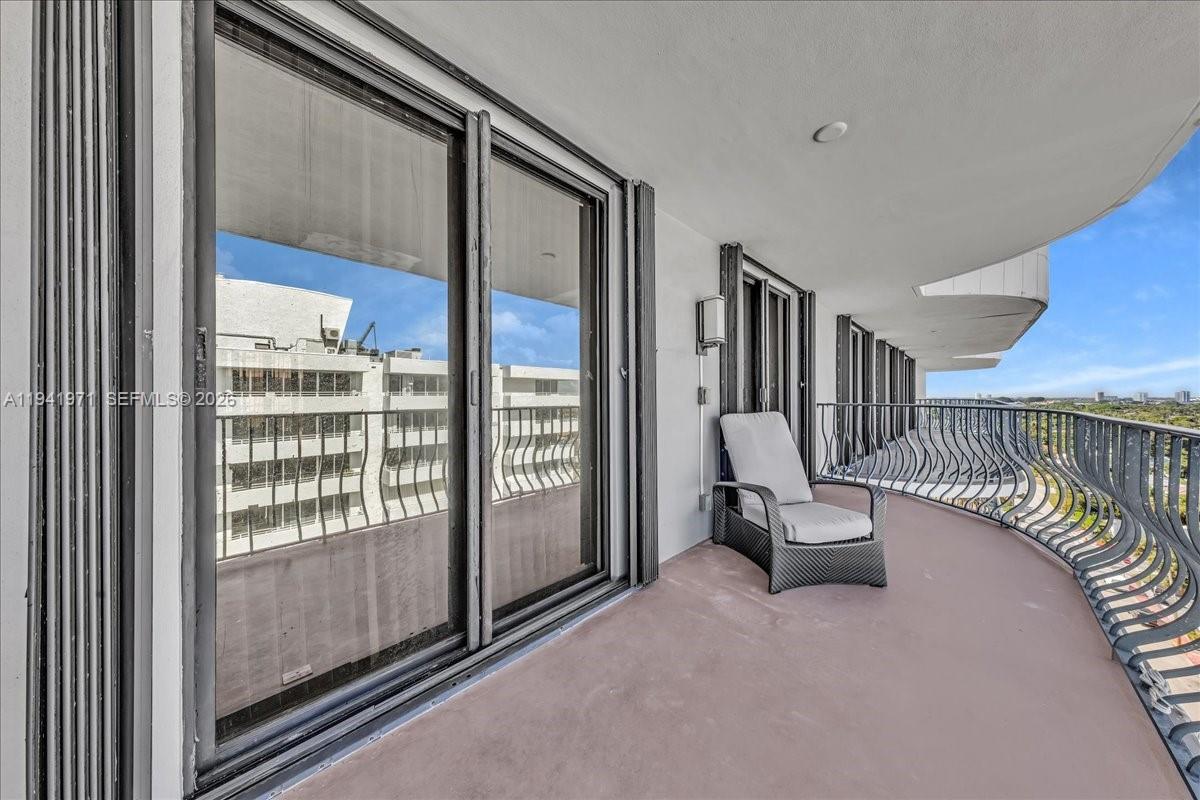 8877 Collins Avenue, Unit PH2 Surfside, FL 33154 - Photo 25 of 52