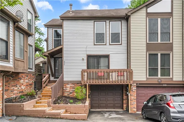$195,000 | 320 Spring Run Drive, Monroeville, PA 15146