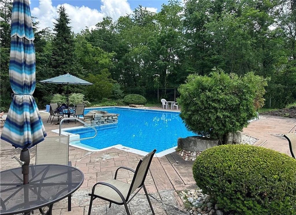 320 Spring Run Drive Monroeville, PA 15146 - Photo 23 of 25