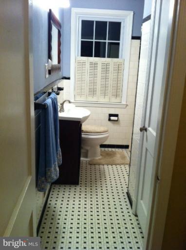340 Dumbarton Road Baltimore, MD 21212 - Photo 4 of 15 Bath