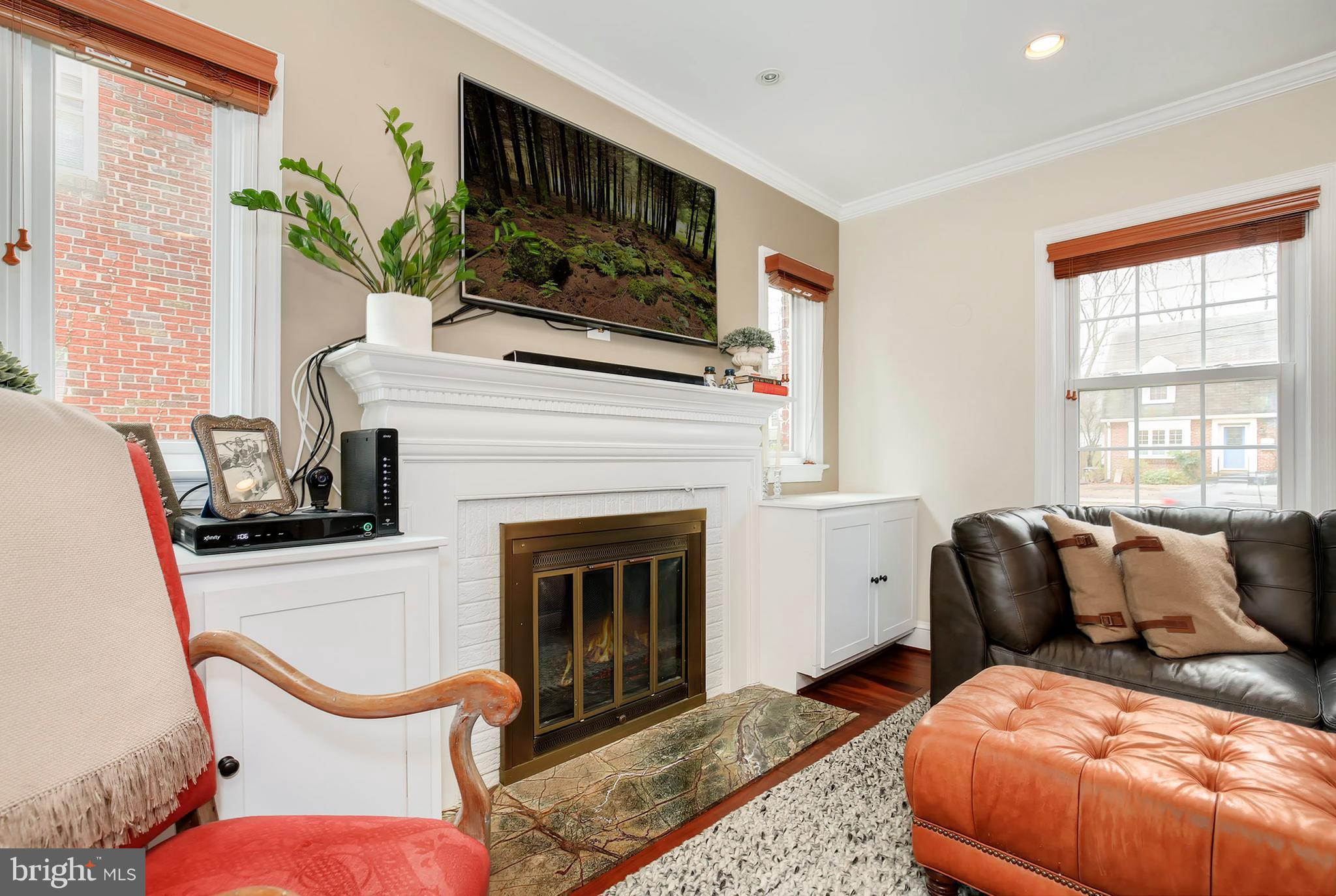 4319 Reno Road Northwest Washington, DC 20008 - Photo 5 of 29 Living Room