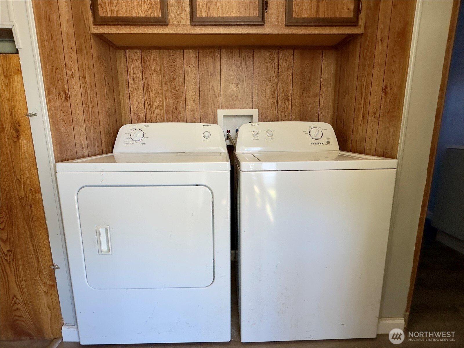 5600 Mt Solo Road, Unit 124 Longview, WA 98632 - Photo 17 of 21 a utility room with dryer and washer