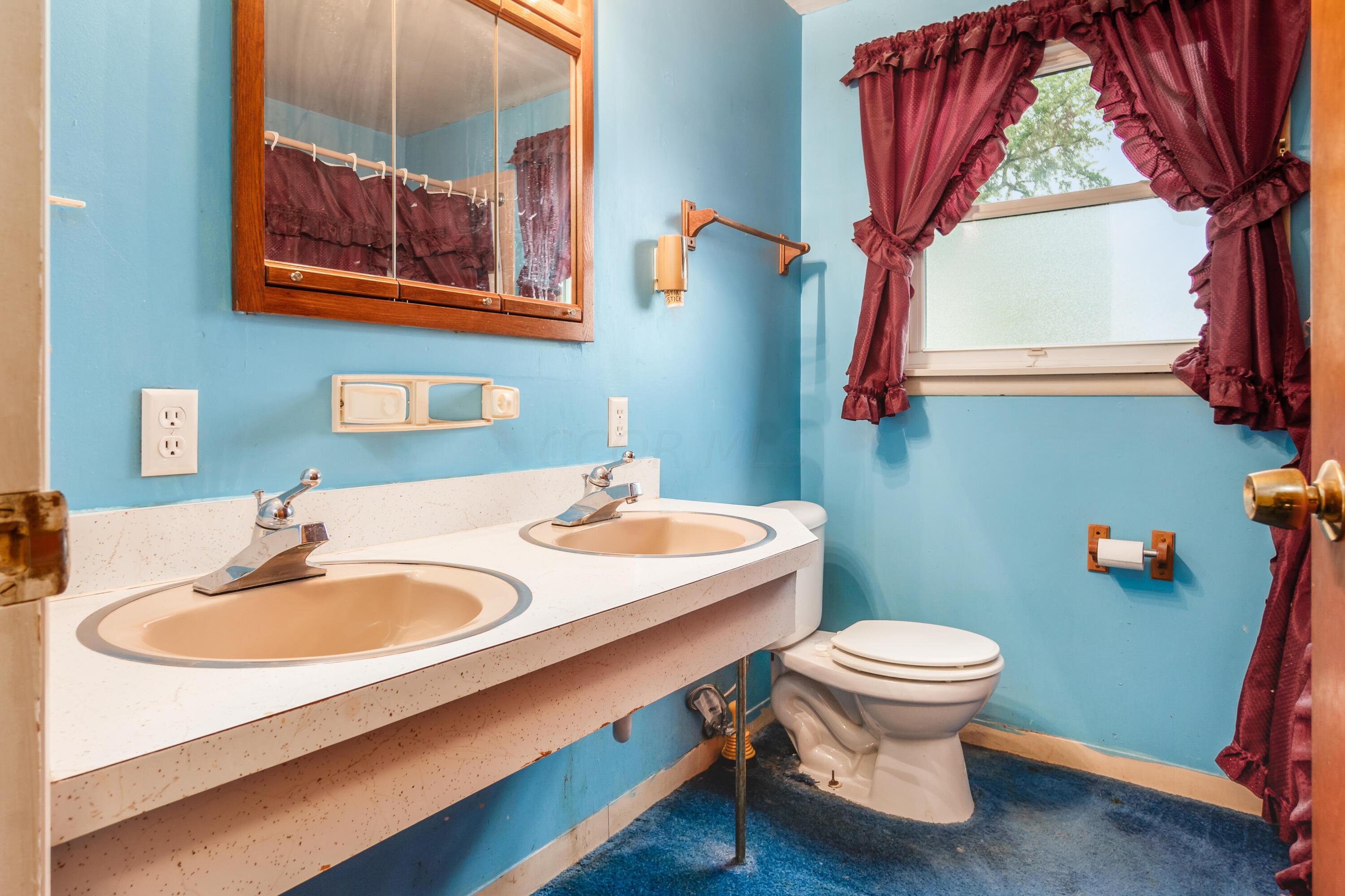 223 Sturbridge Road Columbus, OH 43228 - Photo 27 of 35 Do you prefer blue? Im still partial to pink but you can always update this one!