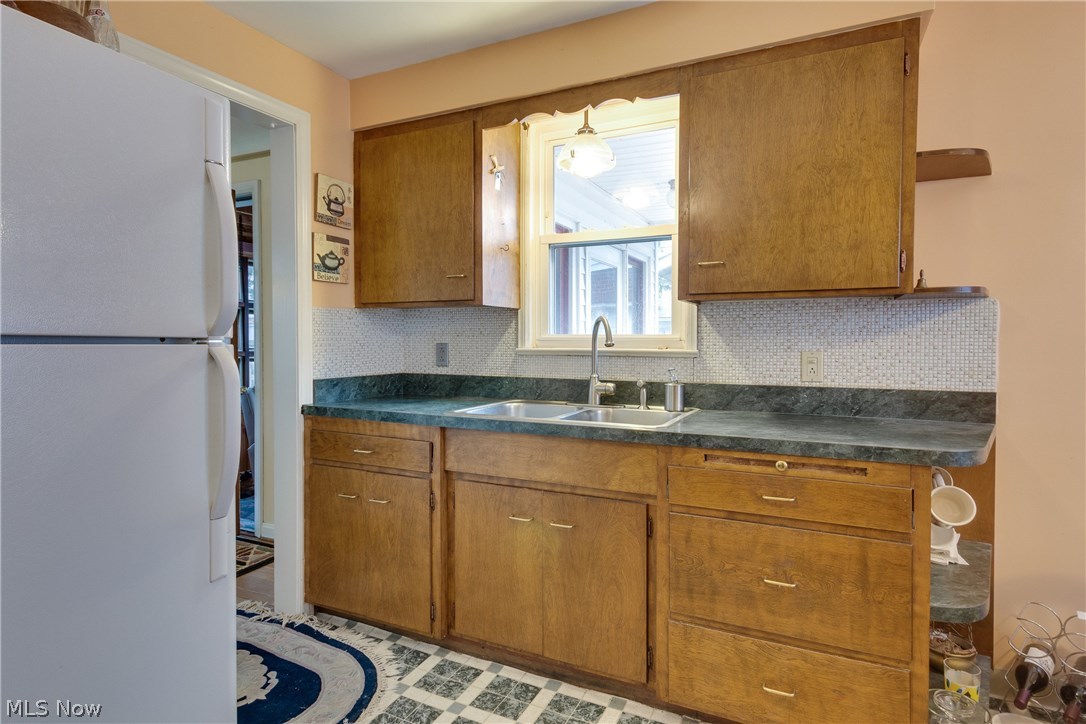 17700 Ingleside Road Cleveland, OH 44119 - Photo 8 of 17 Gallery Image 8