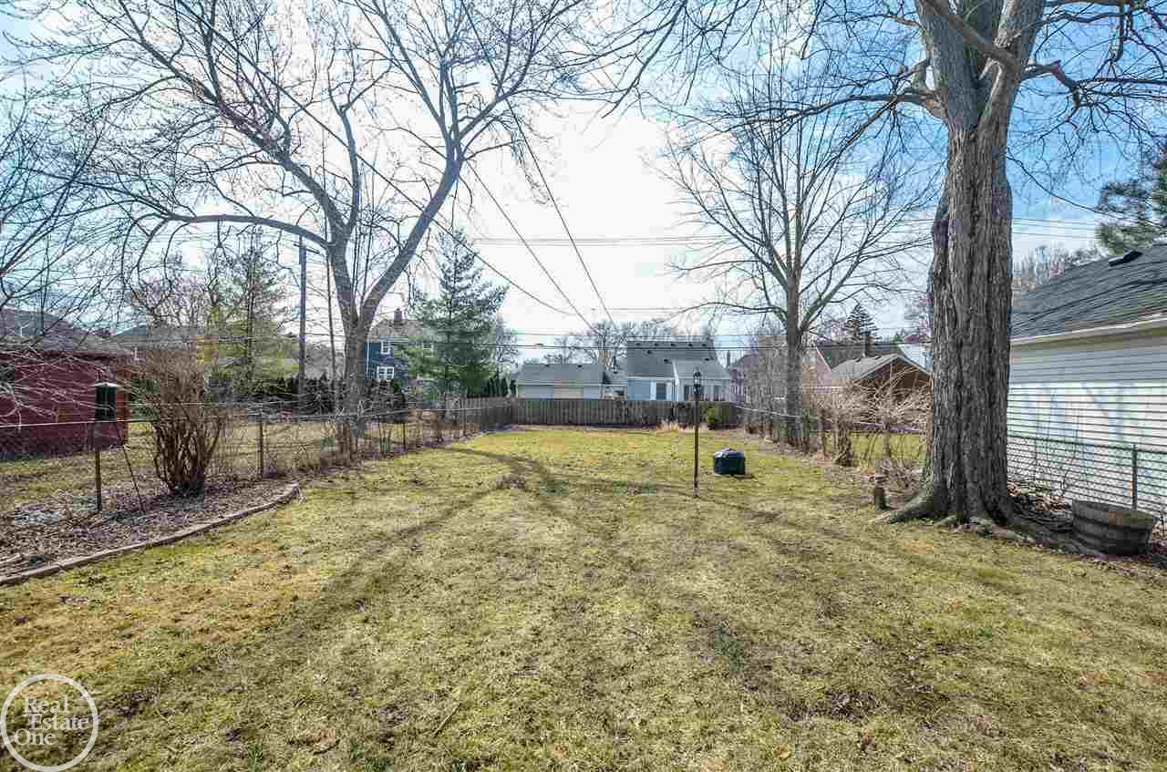 1753 Hampton Road Grosse Pointe Woods, MI 48236 - Photo 29 of 29