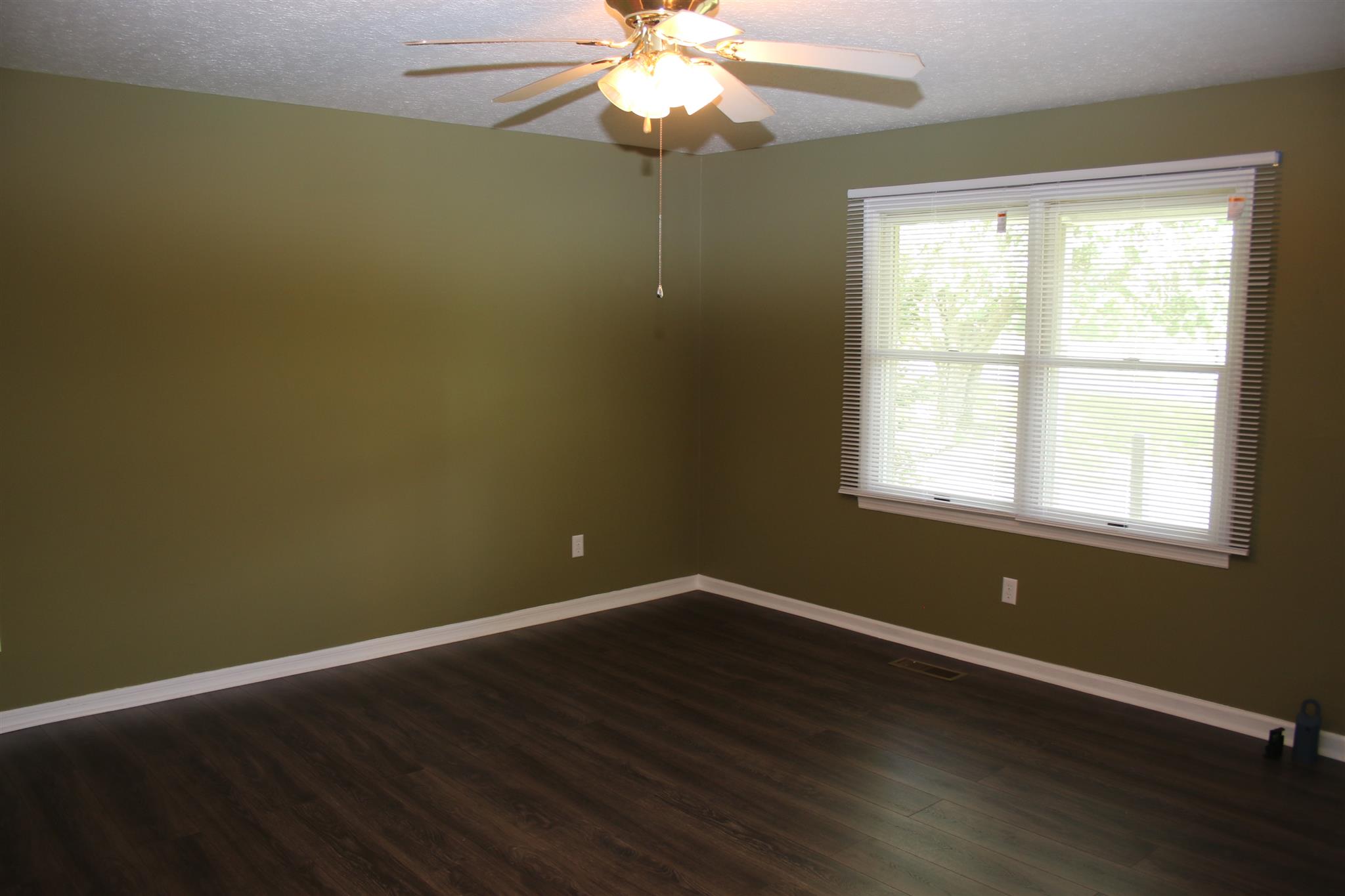 30377 Old Scrouge Road Ardmore, AL 35739 - Photo 11 of 23 Living Room