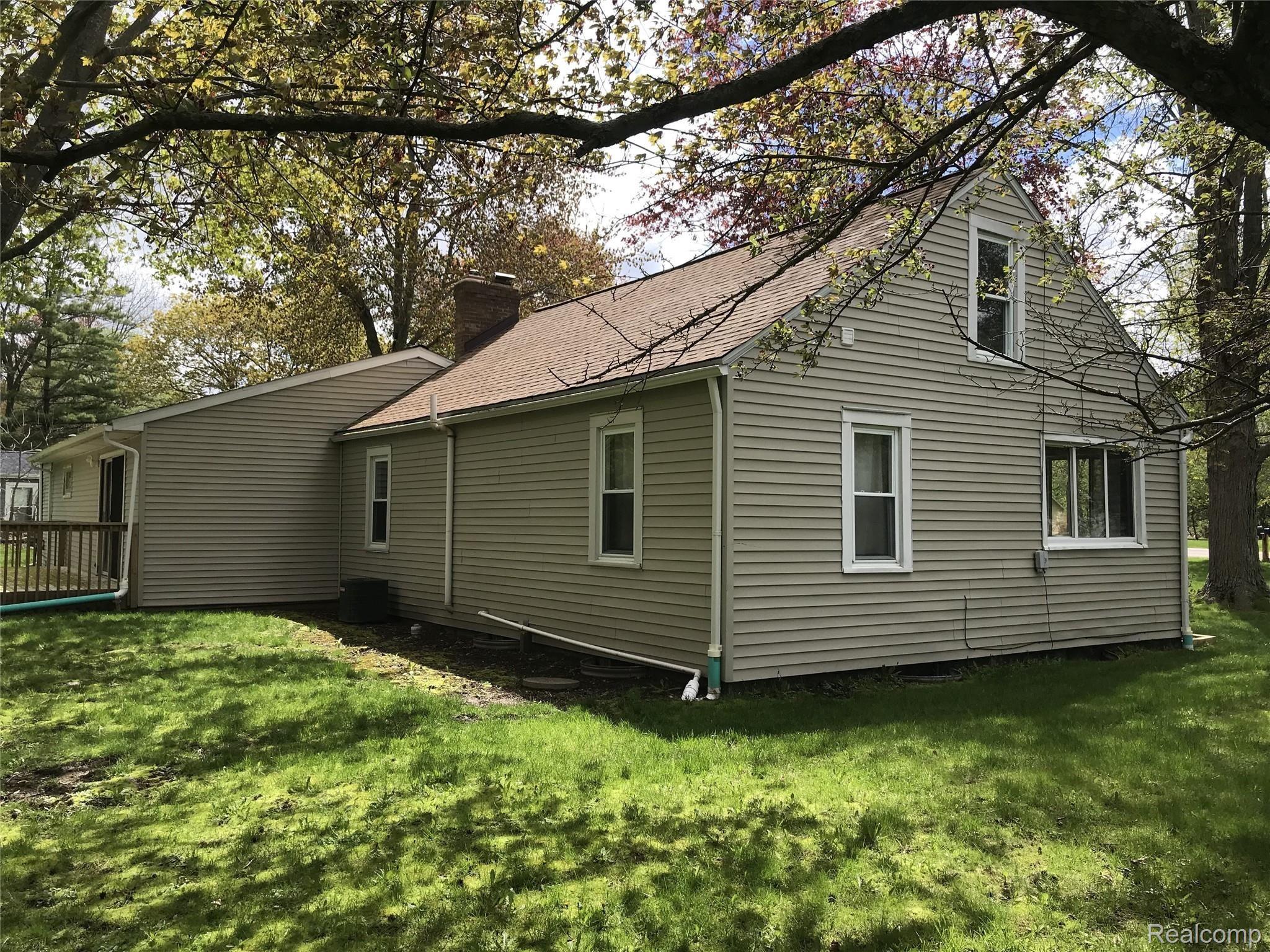 2112 Raby Road Haslett, MI 48840 - Photo 33 of 39 33.jpg