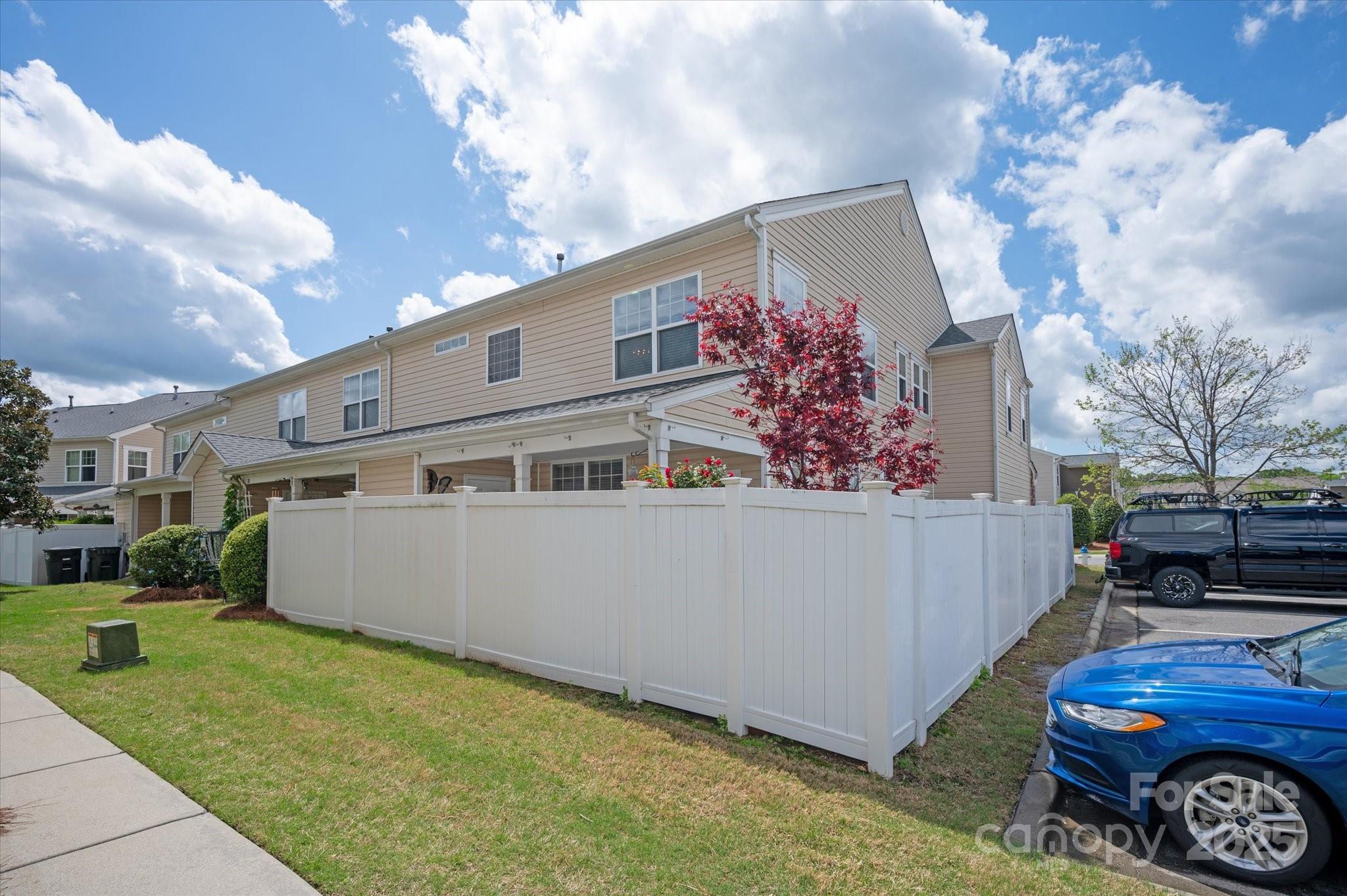 158 Council House Road Fort Mill, SC 29708 - Photo 38 of 41 a front view of a house with a garden
