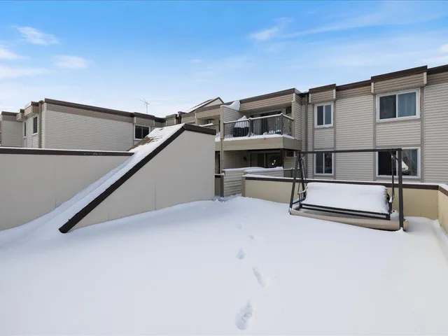 $145,000 | 10720 Rockford Road, Unit 212, Plymouth, MN 55442