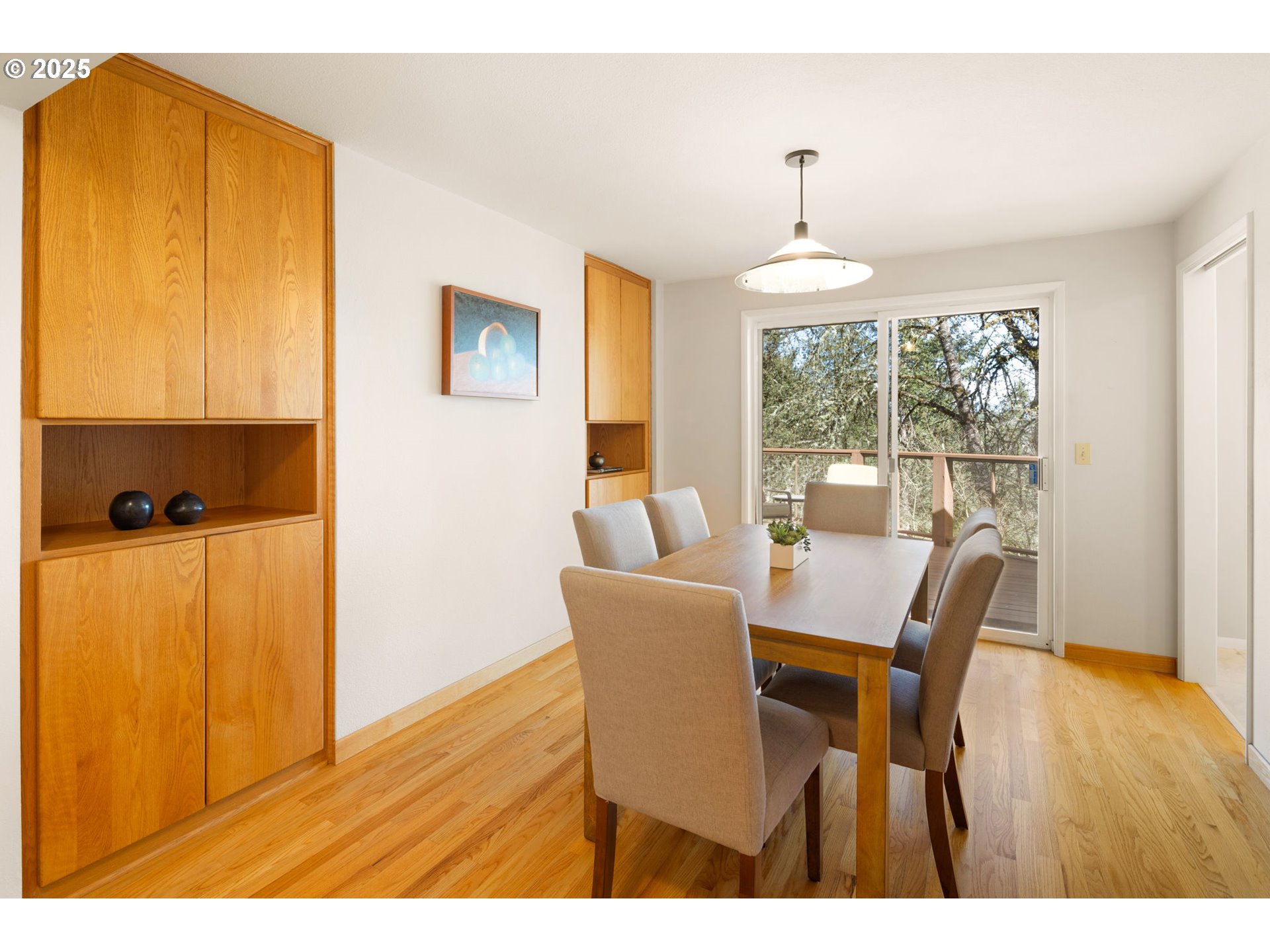 2555 Birch Lane Eugene, OR 97403 - Photo 13 of 40