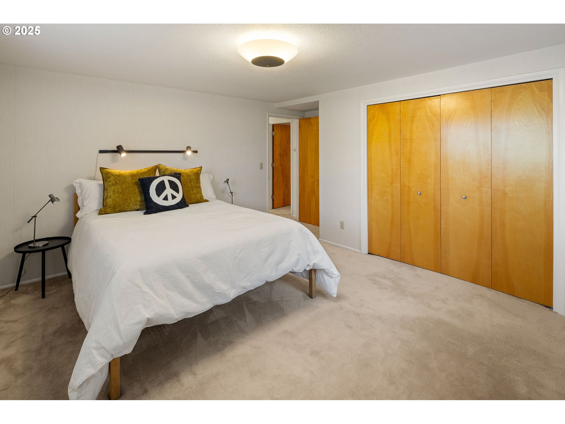 2555 Birch Lane Eugene, OR 97403 - Photo 23 of 40