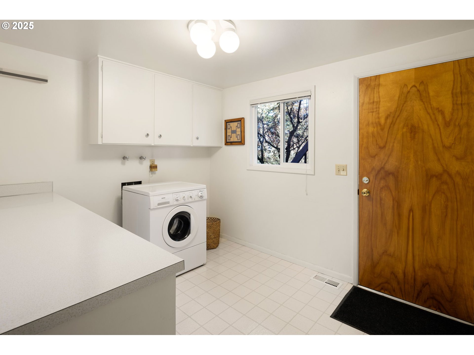 2555 Birch Lane Eugene, OR 97403 - Photo 32 of 40