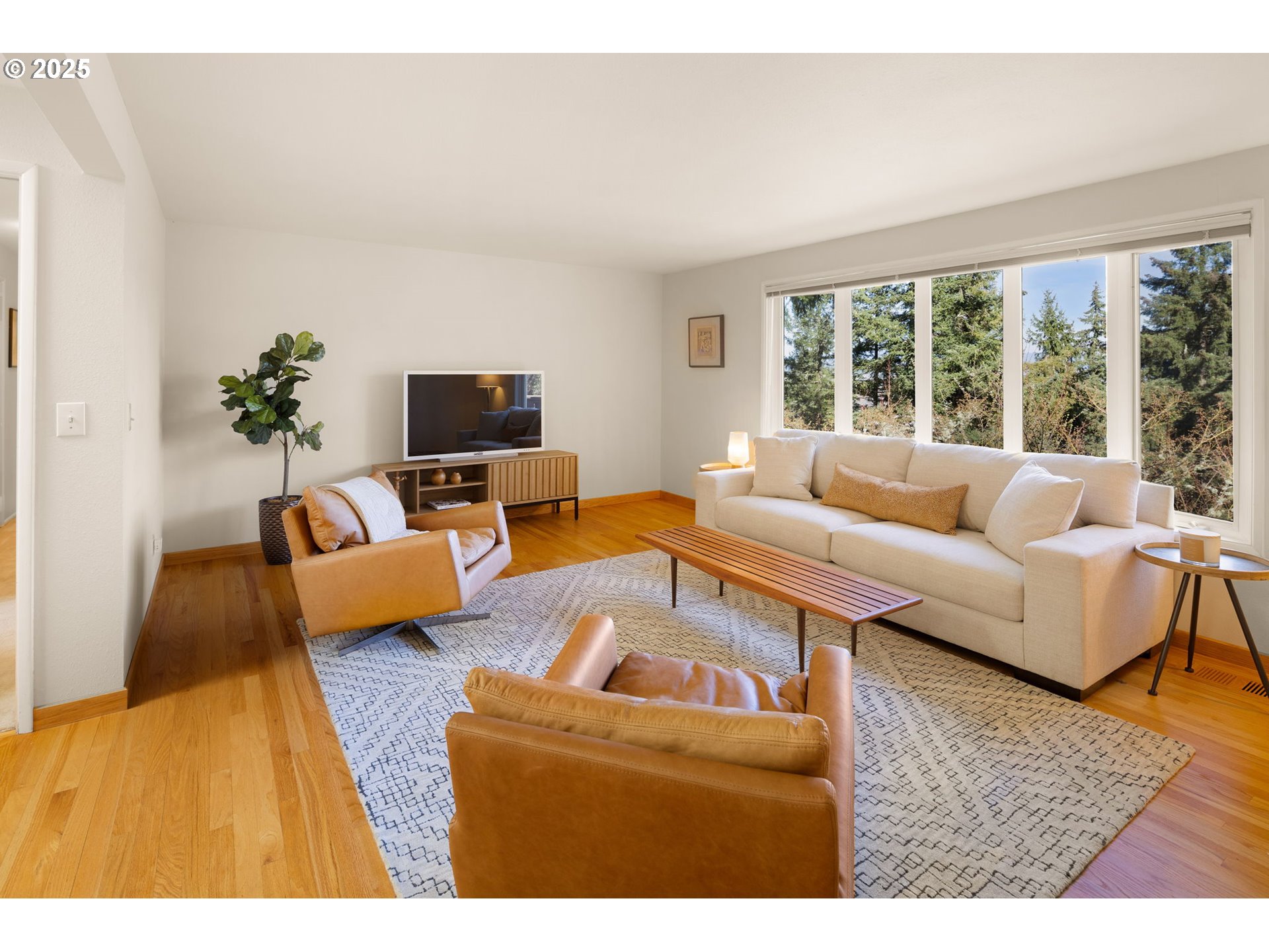 2555 Birch Lane Eugene, OR 97403 - Photo 5 of 40