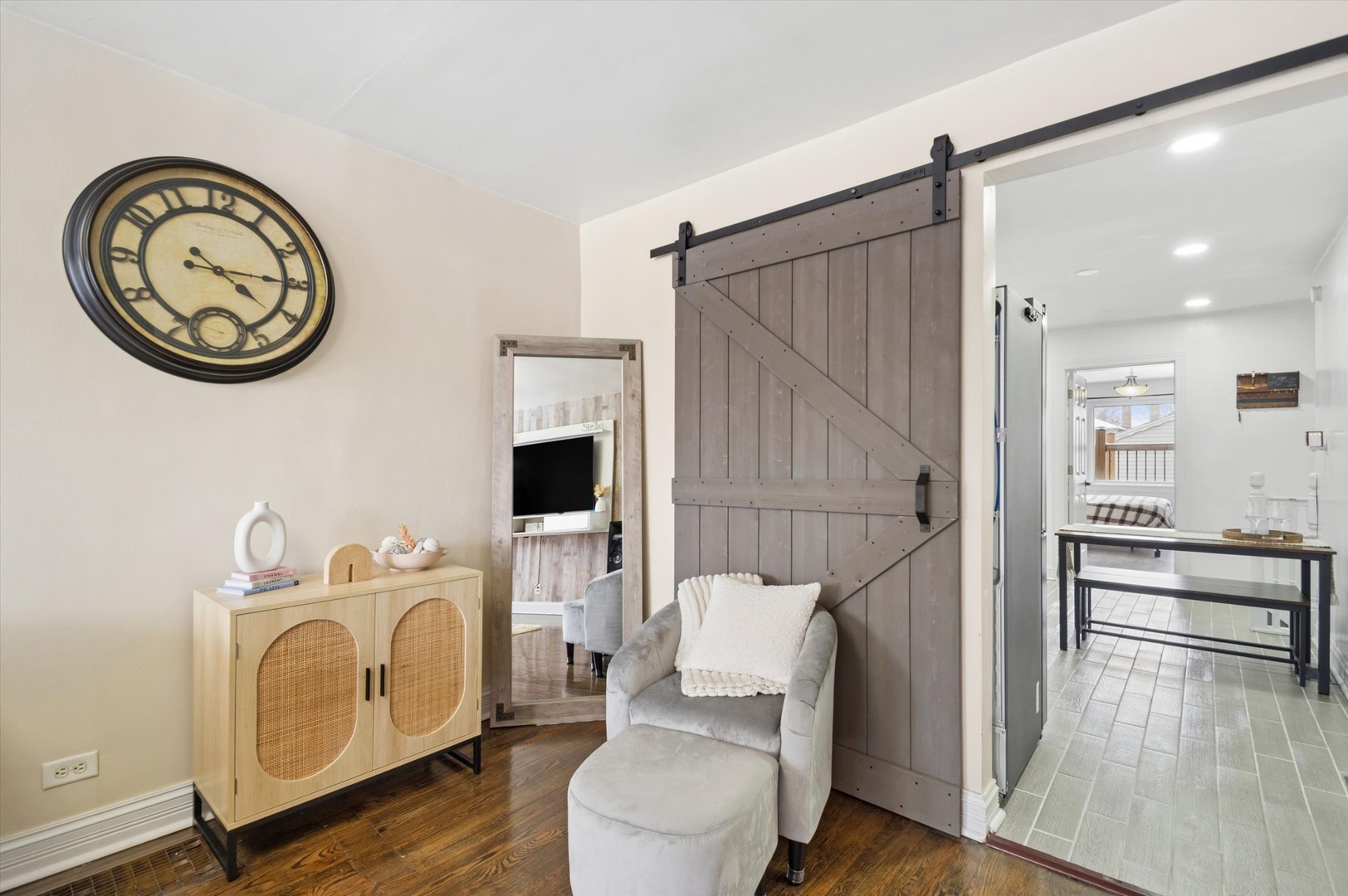 3829 West 69th Street Chicago, IL 60629 - Photo 4 of 18